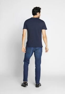 Pier One 4 PACK - T-Shirt Basic - Black/white/blue -Pier One Mode Verkäufe 0ca3960a59ed4451aec4ebc371a3d206