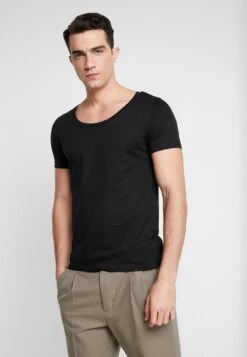 Pier One T-Shirt Basic - Black -Pier One Mode Verkäufe 0eea31b343574c22805801c49a596fe2 1