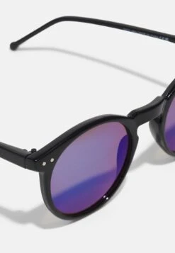 Pier One UNISEX - Sonnenbrille - Black/blue 11 Pier One UNISEX - Sonnenbrille - Black/blue -Pier One Mode Verkäufe 11f17cbd777a412ba39007dce293526f