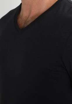 Pier One 2 PACK - T-Shirt Basic - Black 12 Pier One 2 PACK - T-Shirt Basic - Black -Pier One Mode Verkäufe 144a18a099e5428c92602fed22a8b338