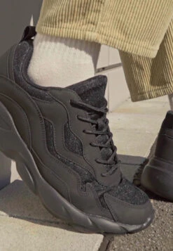 Pier One Mode Verkäufe -Pier One Mode Verkäufe 1649684245521