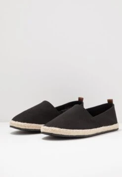 Pier One RENA ESPADRILLE UNISEX - Espadrille - Black -Pier One Mode Verkäufe 1ea4f3d1f80940c7bbbe0c0947ca4c31