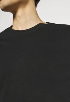 Pier One Nachtwäsche Set - Black 11 Pier One Nachtwäsche Set - Black -Pier One Mode Verkäufe 2d7a3bf373434ec99530f26b5c489aa6