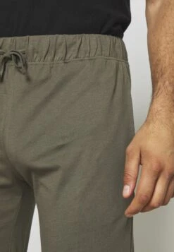 Pier One 2 PACK - Nachtwäsche Hose - Black/khaki -Pier One Mode Verkäufe 2d7e8aabb1c34004a160f9bd3c559011