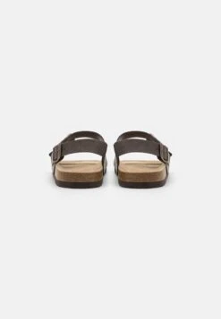 Pier One UNISEX - Riemensandalette - Dark Brown -Pier One Mode Verkäufe 3ab13fc8e6dd44d39a02f99a9fd8e8e2