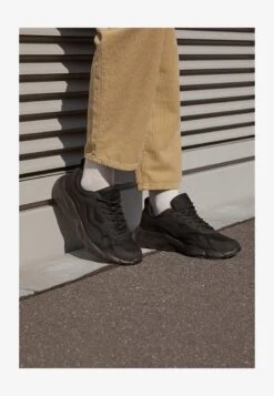 YOURTURN UNISEX - Sneaker Low - Black -Pier One Mode Verkäufe 3c4212c7515d4c01b4e62b5cb3b1bfbb