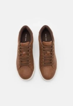 Pier One UNISEX - Sneaker Low - Cognac 11 Pier One UNISEX - Sneaker Low - Cognac -Pier One Mode Verkäufe 4255542b254043c59f79012041804d27