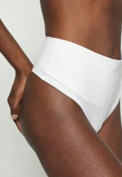 Spanx COTTON COMFORT THONG - String - White -Pier One Mode Verkäufe 45d6754fcd2a476688f498cd73a16137