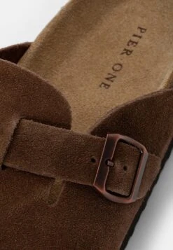 Pier One LEATHER UNISEX - Clogs - Brown -Pier One Mode Verkäufe 47364cdc1dcd4794860a5f6810594e6c