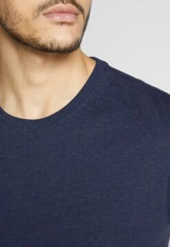 Pier One 4 PACK - T-Shirt Basic - Black/white/blue -Pier One Mode Verkäufe 5847a37145c74e25a85f71f4653216cb