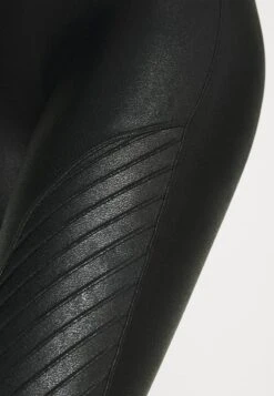 Spanx FAUX LEATHER MOTO LEGGINGS - Leggings - Strümpfe - Black -Pier One Mode Verkäufe 5b034f0ef40f4c738f7ae3f2ec752813