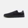 Pier One UNISEX - Sneaker Low - Black -Pier One Mode Verkäufe 63dc2cef3093475d8b1fb4dd972f3e39