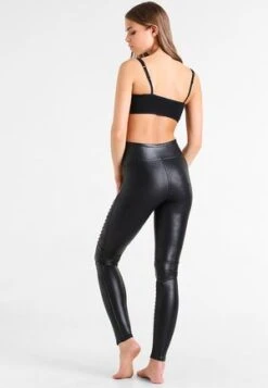 Spanx FAUX LEATHER MOTO LEGGINGS - Leggings - Strümpfe - Black -Pier One Mode Verkäufe 79cdb553bc064248aacba2c1e21ccd42