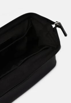 Pier One Kosmetiktasche - 802 - Black -Pier One Mode Verkäufe 7aa537de0d9045aaa803a044e8f7ffbf