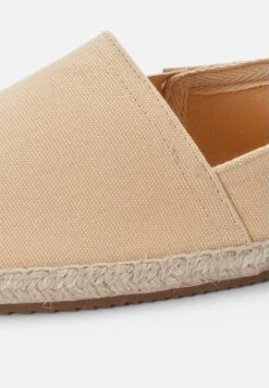 Pier One RENA ESPADRILLE UNISEX - Espadrille - Beige -Pier One Mode Verkäufe 7bf9f79cf7ad4df8a90b17f86d74fca8