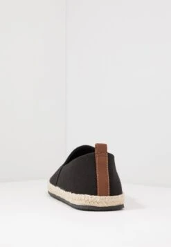 Pier One RENA ESPADRILLE UNISEX - Espadrille - Black -Pier One Mode Verkäufe 7feacd16e0f641c0a3bc1ce06bef0121