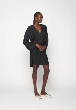 By Malene Birger AVANNA - Freizeitkleid - Black 10 By Malene Birger AVANNA - Freizeitkleid - Black -Pier One Mode Verkäufe 8247bef2714545cbbfc1b25569444fd5