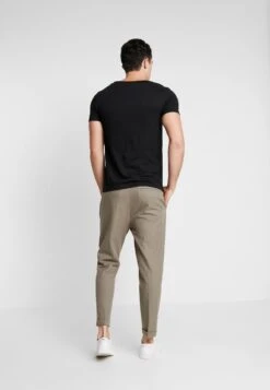 Pier One T-Shirt Basic - Black -Pier One Mode Verkäufe 83b916fdf5444d9ba8380d809f888082