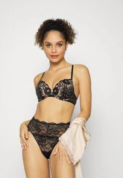 Anna Field 5PP HIGH RISE LACE THONG - String - Black 13 Anna Field 5PP HIGH RISE LACE THONG - String - Black -Pier One Mode Verkäufe 9fe8f60a101f4e0288bdfc99d38c025a 1