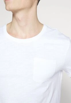 Pier One T-Shirt Basic - White 12 Pier One T-Shirt Basic - White -Pier One Mode Verkäufe a63524296eb7468f8bac4e01312591ed