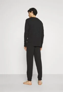 Pier One Nachtwäsche Set - Black 10 Pier One Nachtwäsche Set - Black -Pier One Mode Verkäufe b9b8fb88b64649ea840444d93817e424