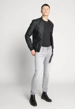 Pier One 2 PACK - Top - White/black 13 Pier One 2 PACK - Top - White/black -Pier One Mode Verkäufe c5e3985593c9463f9e29b52b32961a9d 1