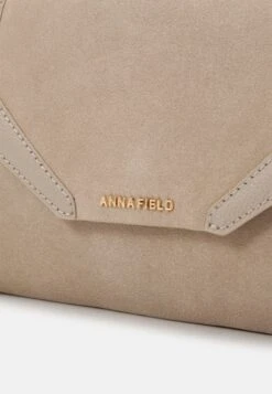 Anna Field LEATHER - Clutch - Taupe -Pier One Mode Verkäufe c933426553bb4831a448eeab65bcefad