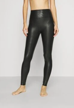 Spanx FAUX LEATHER MOTO LEGGINGS - Leggings - Strümpfe - Black -Pier One Mode Verkäufe cc168e241a1148cabebdf661ebda73b3