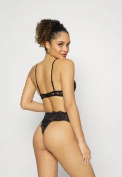 Anna Field 5PP HIGH RISE LACE THONG - String - Black 10 Anna Field 5PP HIGH RISE LACE THONG - String - Black -Pier One Mode Verkäufe cc6ce3dcb90042069d6fa0a1614ccbd7