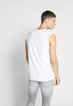 Pier One 2 PACK - Top - White/black 10 Pier One 2 PACK - Top - White/black -Pier One Mode Verkäufe d0b4dab63b5548078a8543a3eca09f0c