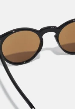 Pier One UNISEX - Sonnenbrille - Black/blue 10 Pier One UNISEX - Sonnenbrille - Black/blue -Pier One Mode Verkäufe da9c902c3c0f42ed9cb742aef3377db0