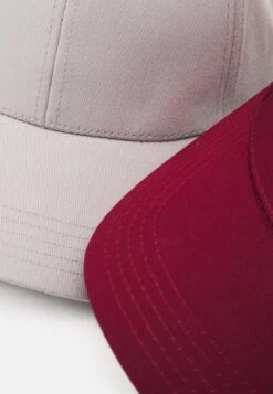 Pier One UNISEX 2 PACK - Cap - Light Grey/berry 11 Pier One UNISEX 2 PACK - Cap - Light Grey/berry -Pier One Mode Verkäufe db52e4bec20b4e21a2d423baba99be86