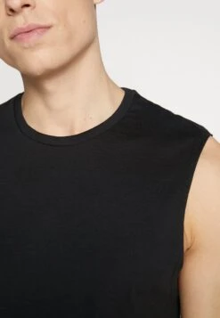 Pier One 2 PACK - Top - White/black 12 Pier One 2 PACK - Top - White/black -Pier One Mode Verkäufe dc3f4615d1fa4eeda6287261545b3aa8