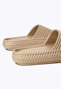 Oysho METALLIC BRAIDED - Badesandale - Goldcoloured 13 Oysho METALLIC BRAIDED - Badesandale - Goldcoloured -Pier One Mode Verkäufe dd8ccb915d104c9e98b7bd9c669a60db