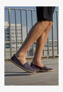 Pier One RENA ESPADRILLE UNISEX - Espadrille - Dark Blue 10 Pier One RENA ESPADRILLE UNISEX - Espadrille - Dark Blue -Pier One Mode Verkäufe ddd12ad1b1c0447b922653244352df1c