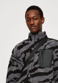 YOURTURN UNISEX - Fleecejacke - Grey 11 YOURTURN UNISEX - Fleecejacke - Grey -Pier One Mode Verkäufe e4ac82e499054d1f8826090370324730