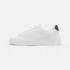 Pier One UNISEX - Sneaker Low - White -Pier One Mode Verkäufe e65abd750c88442fa93e43bc123d1585