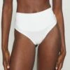 Spanx COTTON COMFORT THONG - String - White 2 Spanx COTTON COMFORT THONG - String - White -Pier One Mode Verkäufe f5c6155e43aa4edbaccc368b691123cc