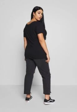 T-Shirt Basic - Black -Pier One Mode Verkäufe fbc572b9bc784672b39d26da42fa332c