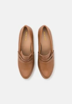 Pier One LEATHER - Pumps - Cognac -Pier One Mode Verkäufe fcd2bc864a5344e7bcbe7e3ab8a6374e